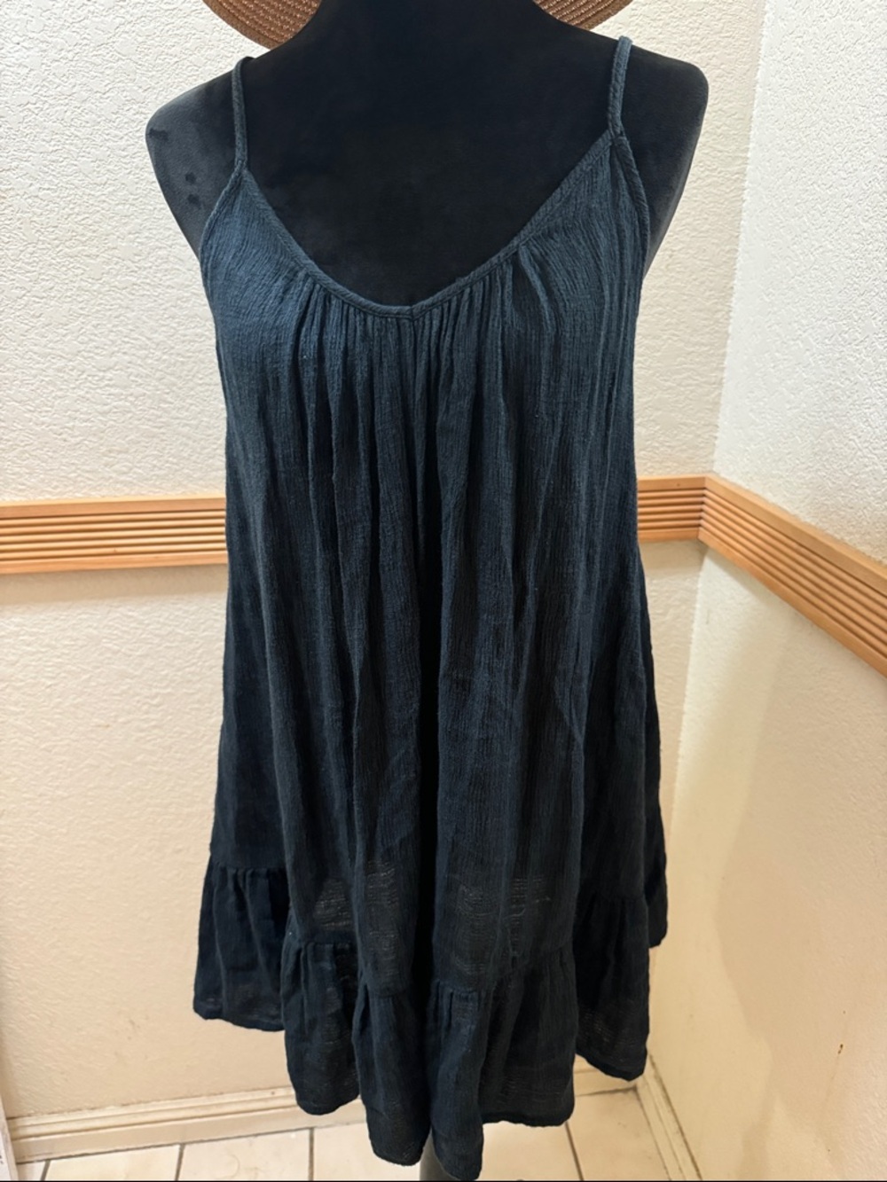 Billabong Black Spaghetti Strap Tiered Summer Top size S - Picture 3 of 6